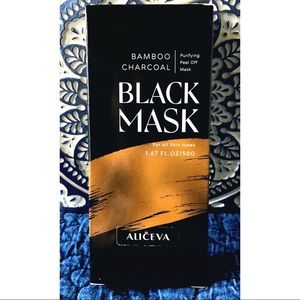 NWT 🌚 Purifying Black Bamboo Charcoal Mask